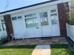 Cosy Chalet in Belle Aire Hemsby.